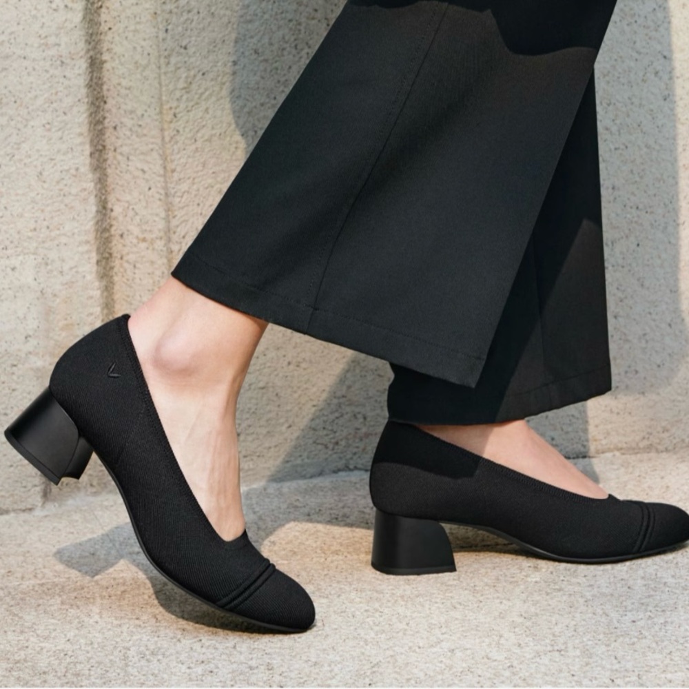 Elegant Black Block Heel Pumps